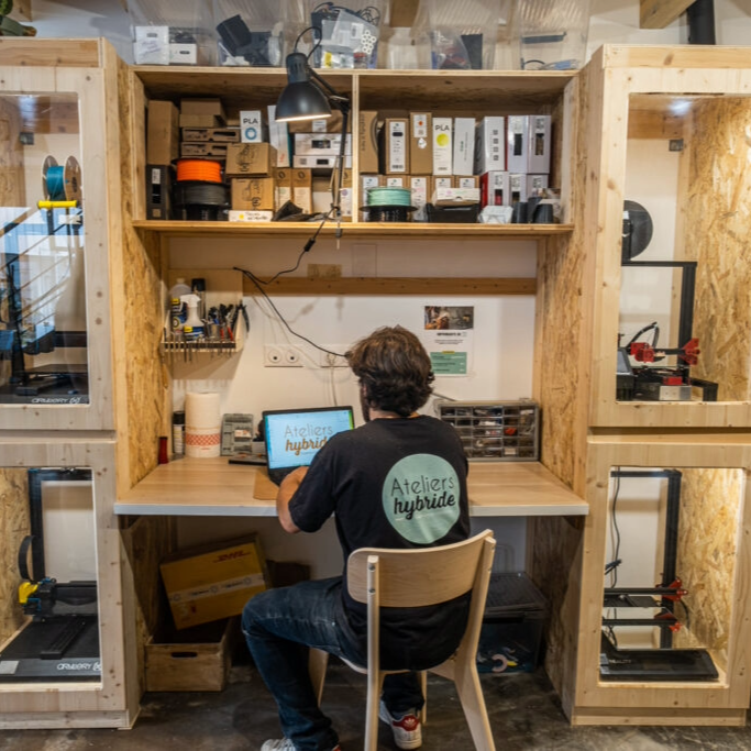 Impression 3D à Aubenas – imprimante 3D en fonctionnement